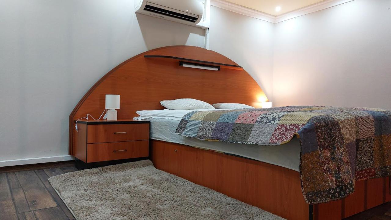 Family Apartman Gyula Exterior foto