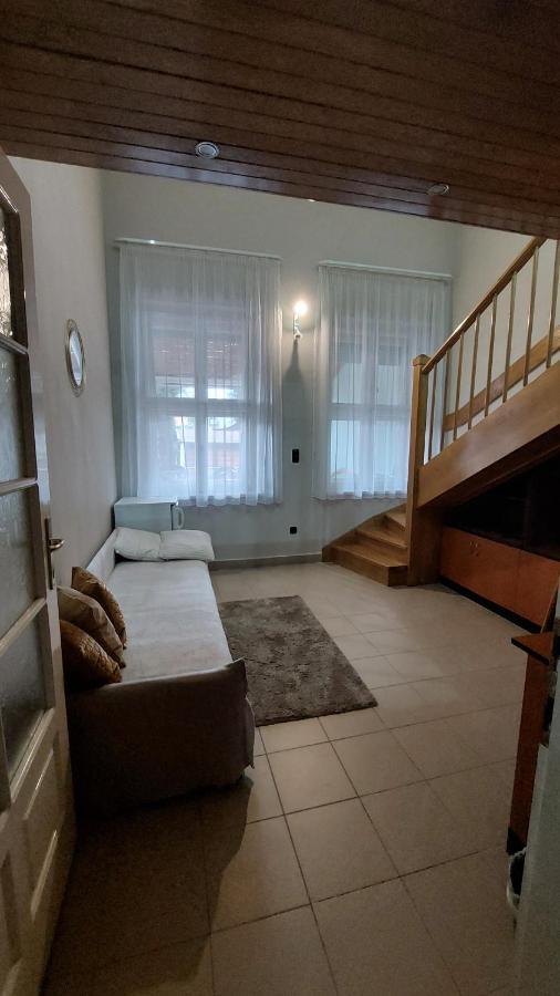 Family Apartman Gyula Exterior foto