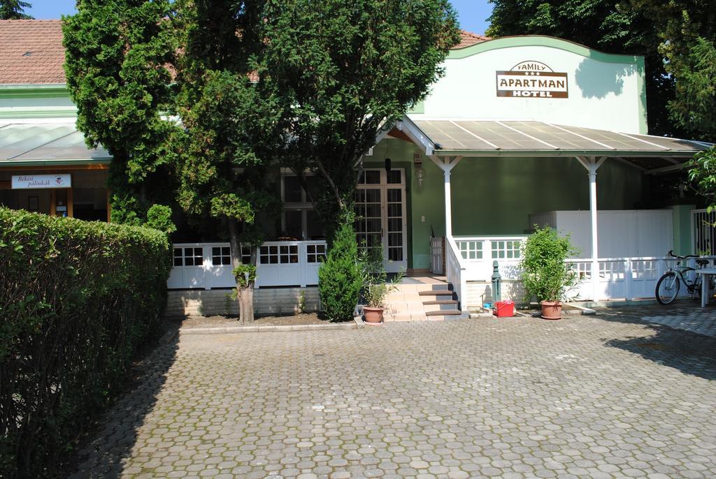 Family Apartman Gyula Exterior foto
